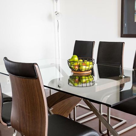 Altitude Suites Bay Street - Holiday Bonus - Free Parking Торонто Екстериор снимка