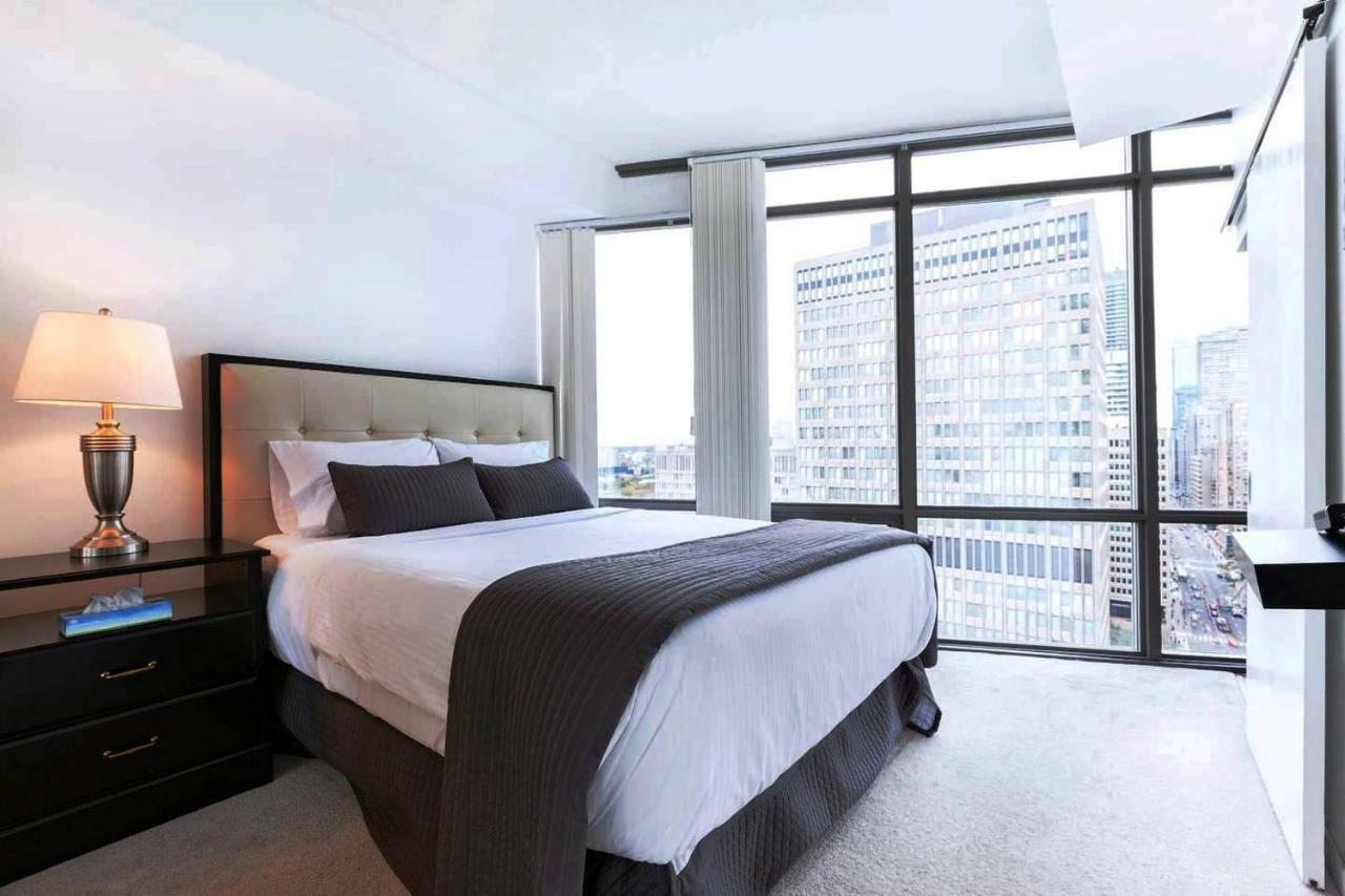 Altitude Suites Bay Street - Holiday Bonus - Free Parking Торонто Екстериор снимка
