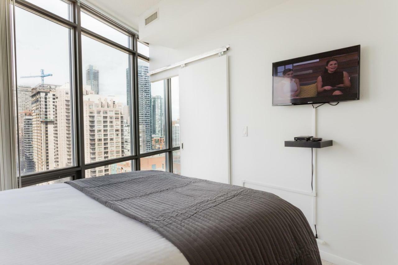 Altitude Suites Bay Street - Holiday Bonus - Free Parking Торонто Екстериор снимка