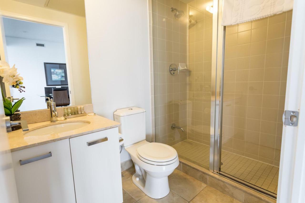 Altitude Suites Bay Street - Holiday Bonus - Free Parking Торонто Екстериор снимка