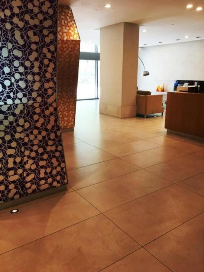 Altitude Suites Bay Street - Holiday Bonus - Free Parking Торонто Екстериор снимка