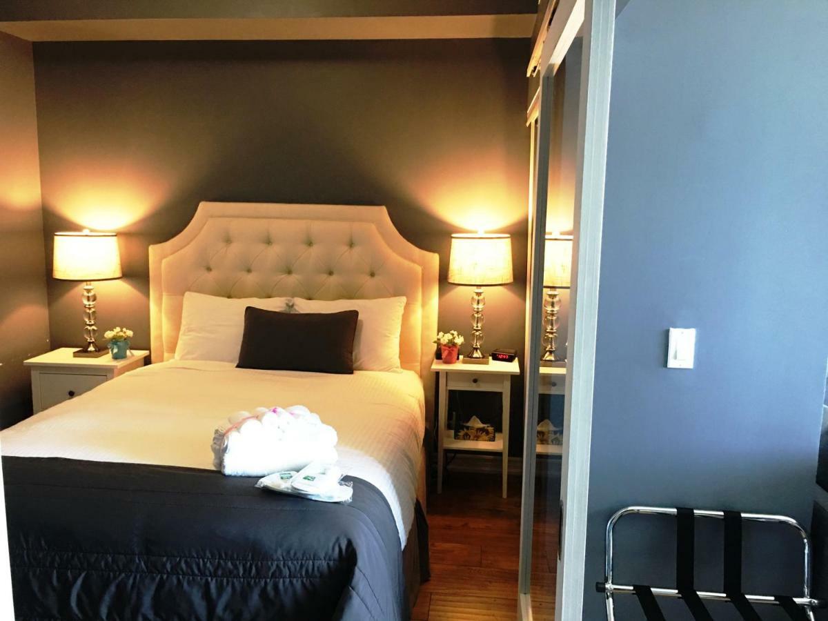 Altitude Suites Bay Street - Holiday Bonus - Free Parking Торонто Екстериор снимка